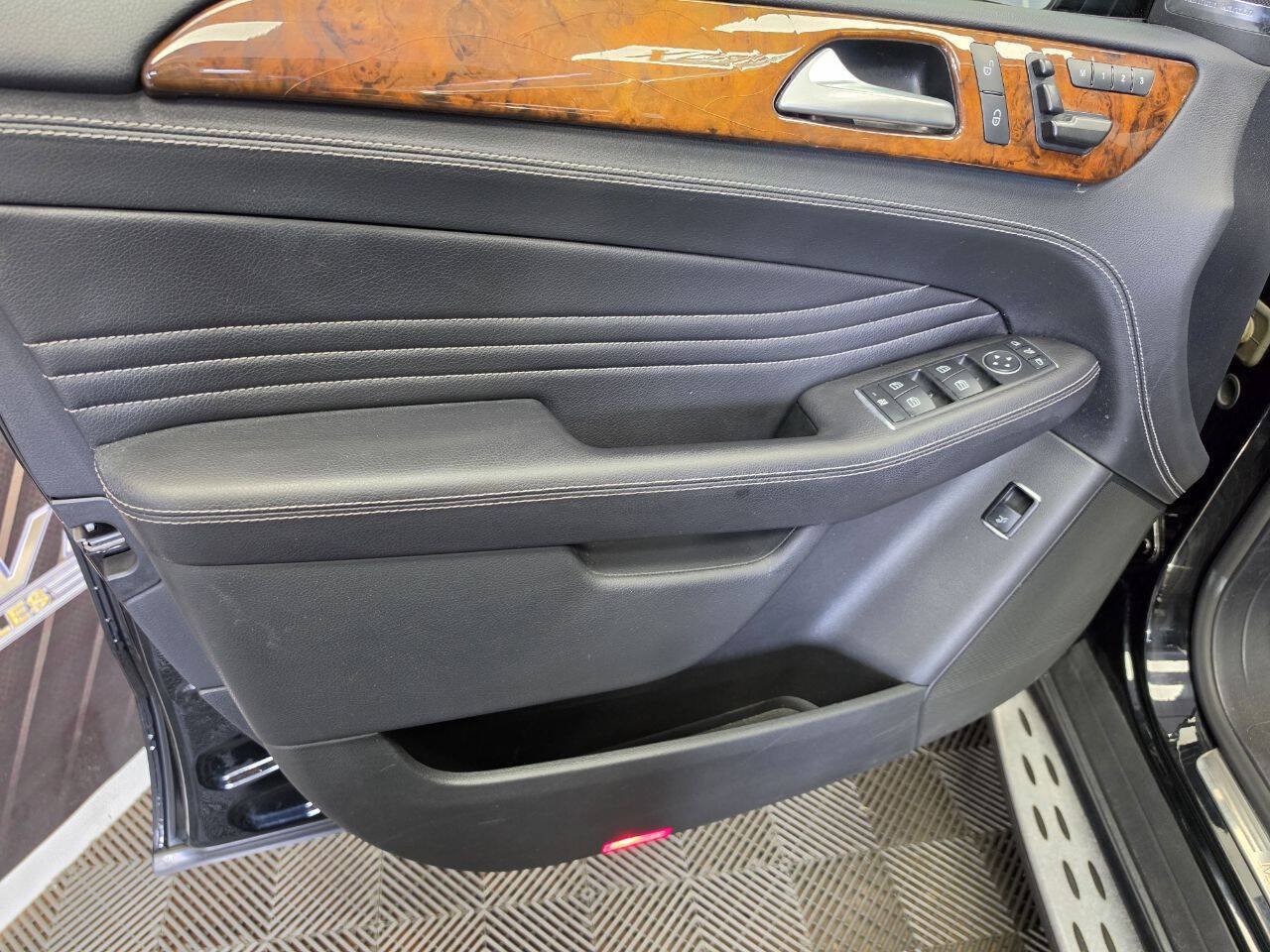 Used 2013 Mercedes-Benz ML 550 4MATIC image 13
