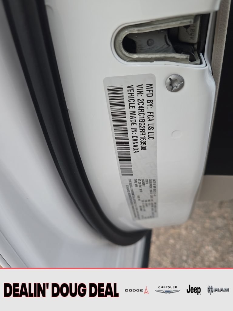 Used 2024 Chrysler Pacifica Touring-L FWD image 28