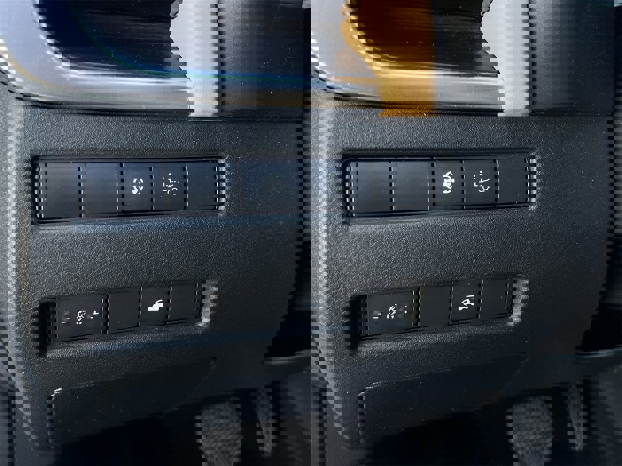 Certified 2021 Nissan Rogue Platinum image 14