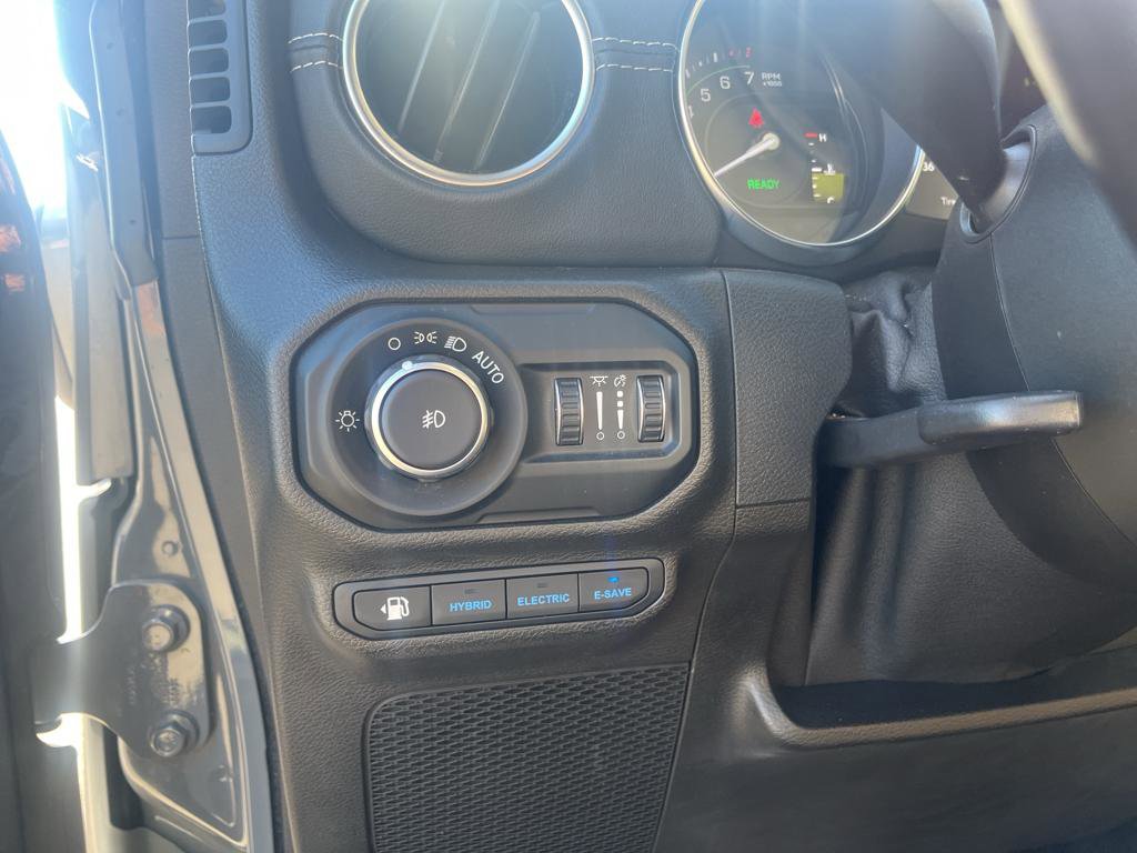 Used 2021 Jeep Wrangler Unlimited Rubicon 4xe image 25