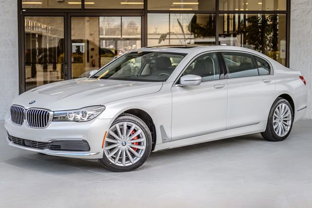 Used 2019 BMW 740i xDrive w/ Executive Package image 2
