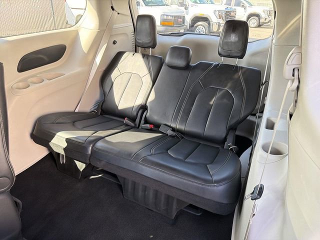 Used 2024 Chrysler Pacifica Limited FWD image 42