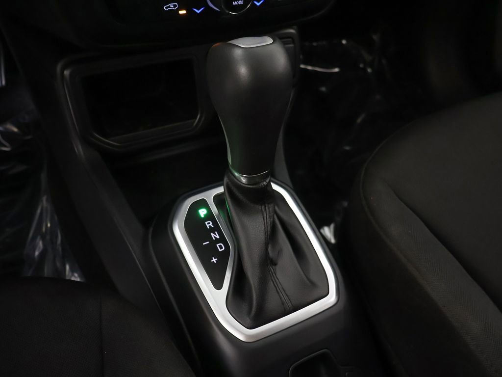 Used 2019 Jeep Renegade Latitude FWD image 43