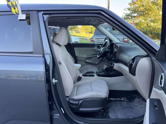 Used 2023 Kia Soul EX FWD image 11