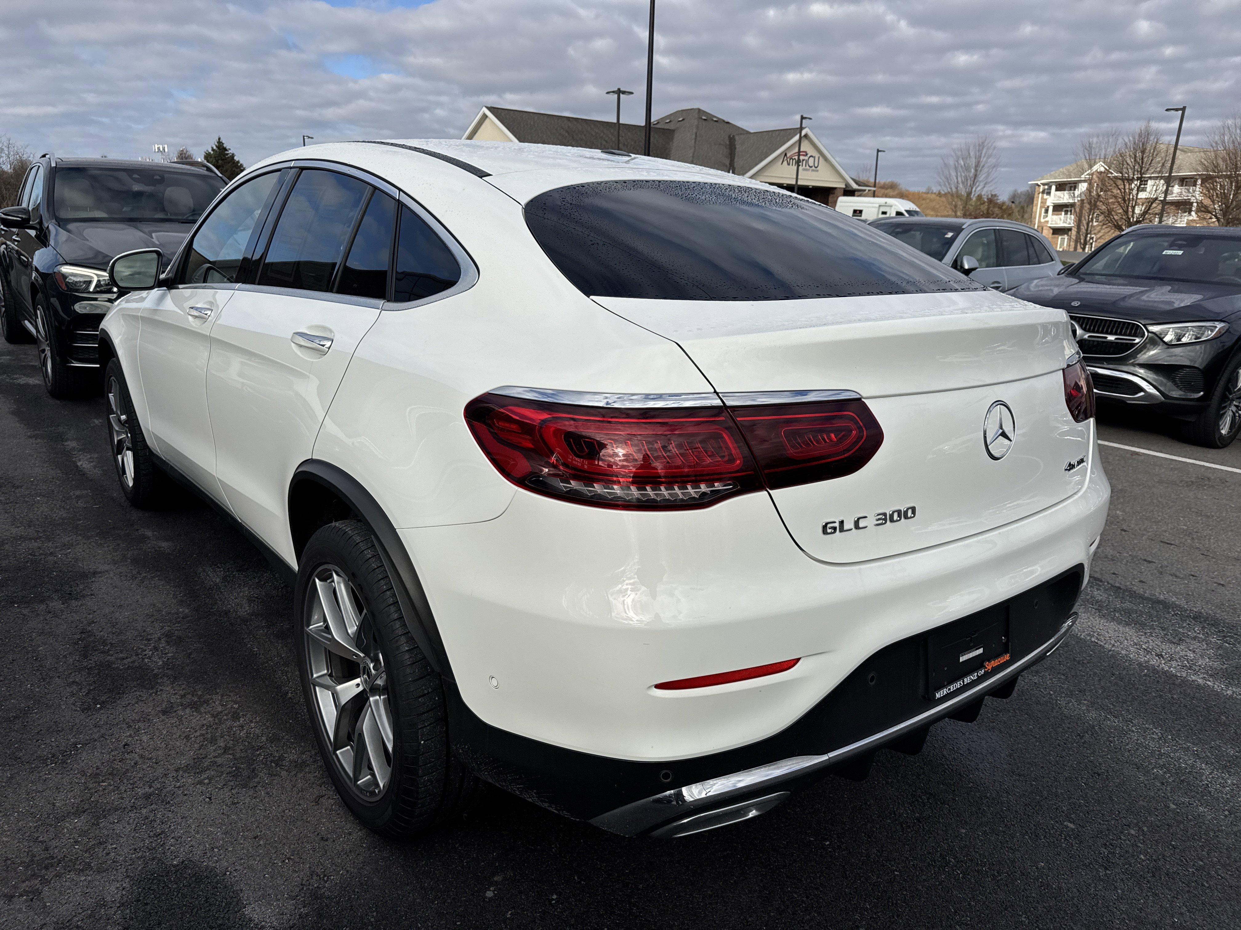 Used 2023 Mercedes-Benz GLC 300 4MATIC Coupe image 4