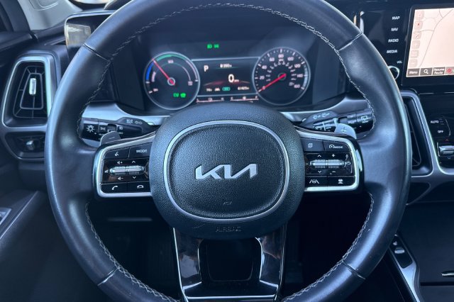 Certified 2023 Kia Sorento EX w/ Panoramic Sunroof Package AWD/4WD image 31