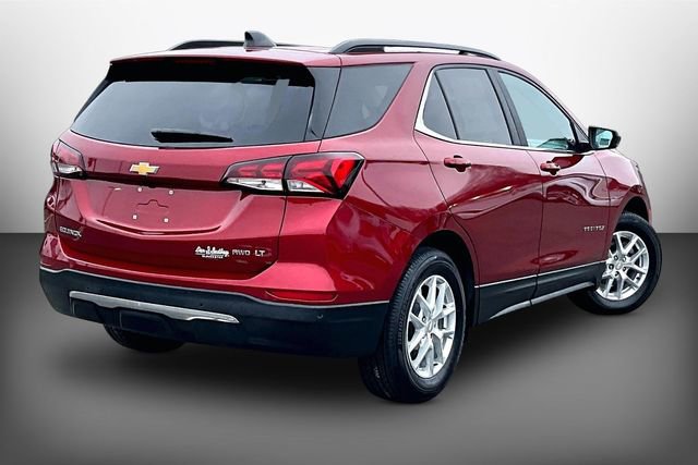 Used 2023 Chevrolet Equinox LT image 2