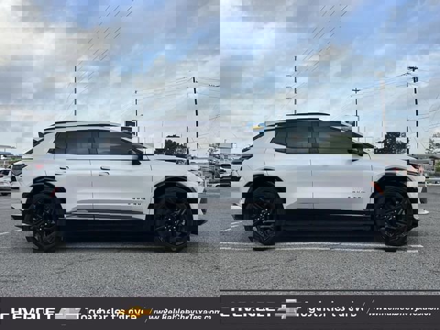 Used 2025 Chevrolet Equinox EV RS image 2