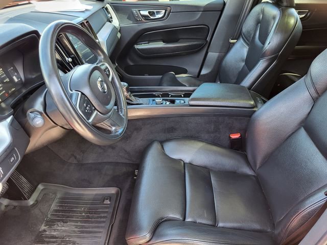 Used 2019 Volvo XC60 T6 Momentum w/ Premium Package image 12