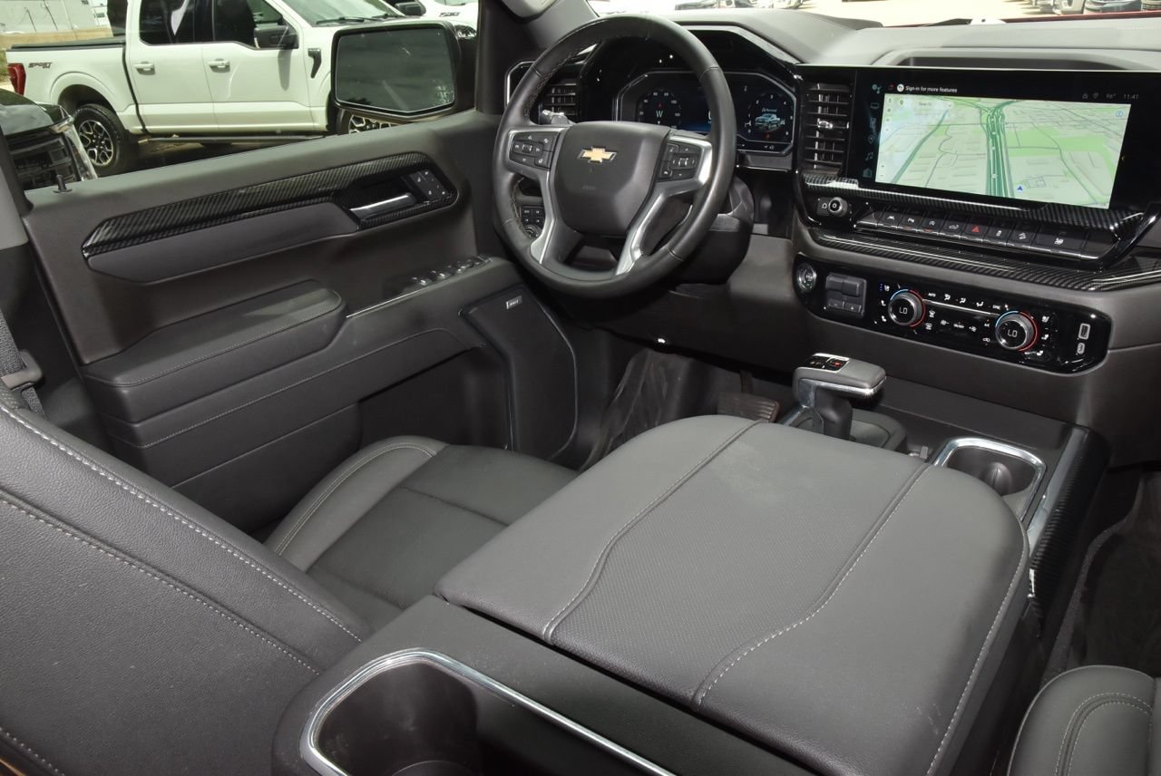 Used 2025 Chevrolet Silverado 1500 LTZ AWD/4WD image 15