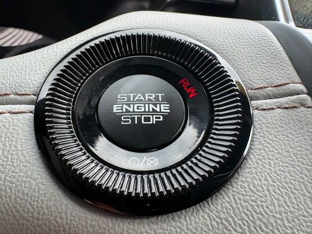 Used 2025 Jeep Compass Limited image 20