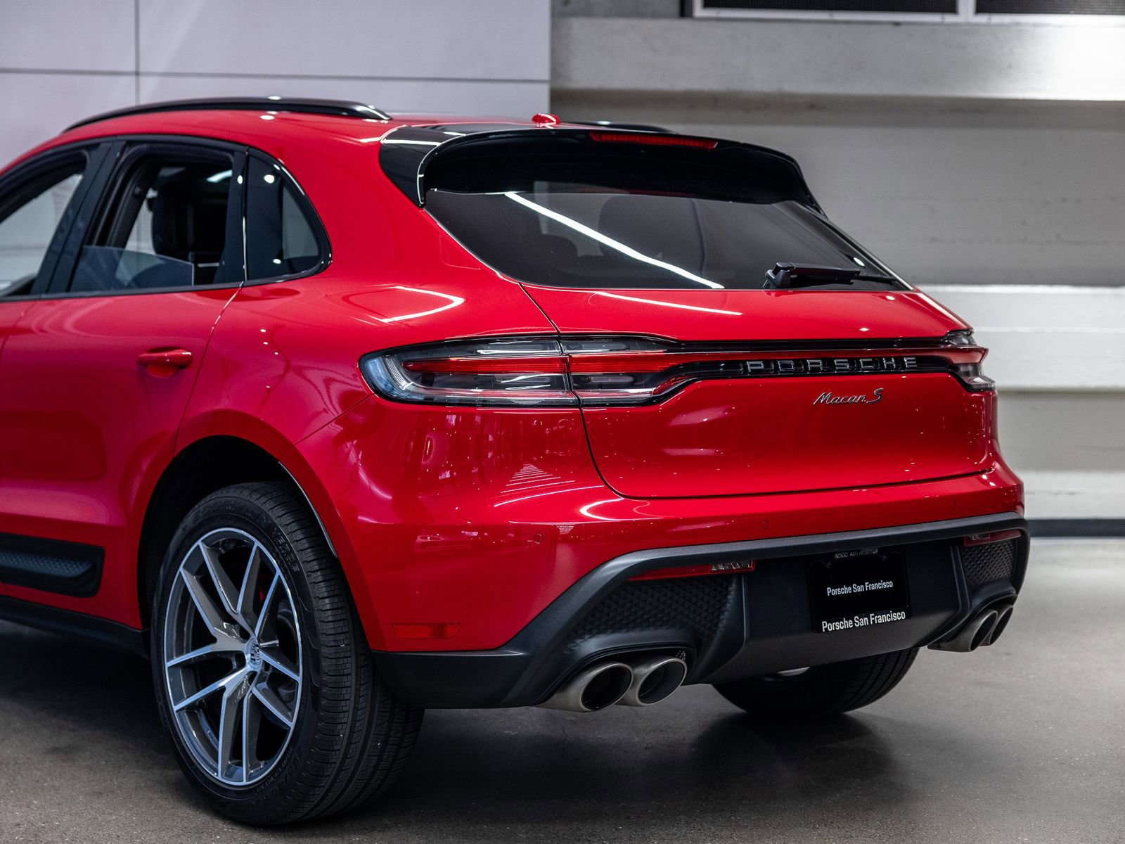 Certified 2024 Porsche Macan S AWD/4WD image 25