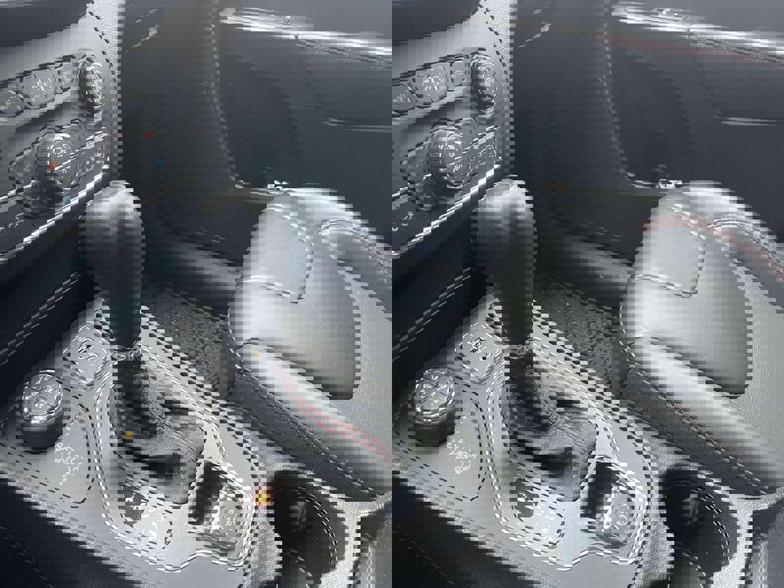 Used 2022 Jeep Cherokee Trailhawk image 30