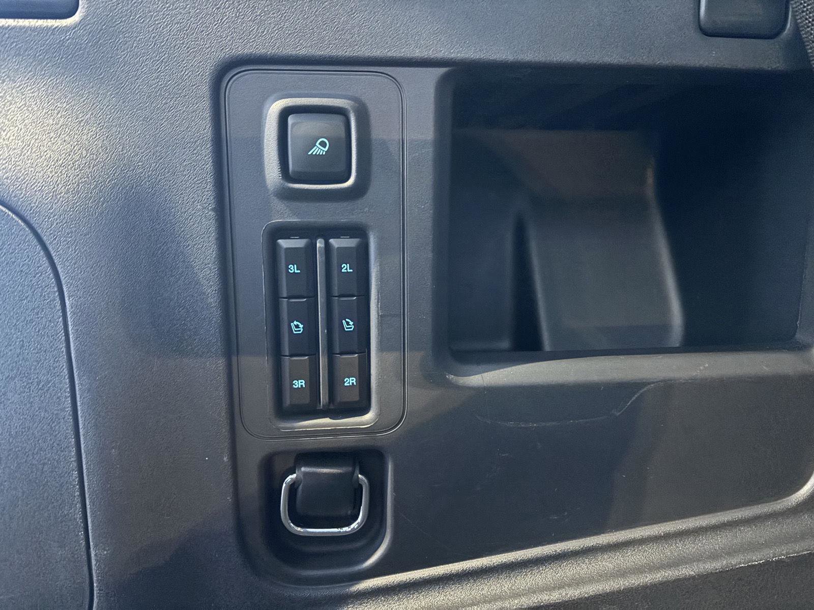 Used 2025 Ford Expedition Platinum image 37