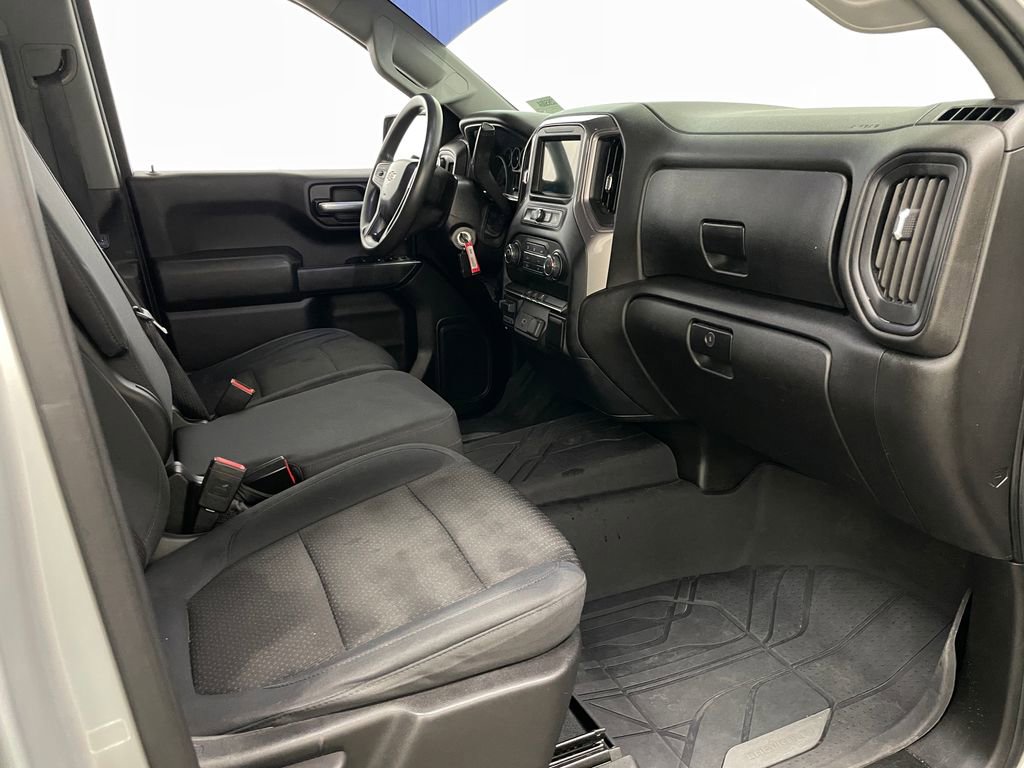 Used 2019 Chevrolet Silverado 1500 Custom w/ Custom Convenience Package AWD/4WD image 30