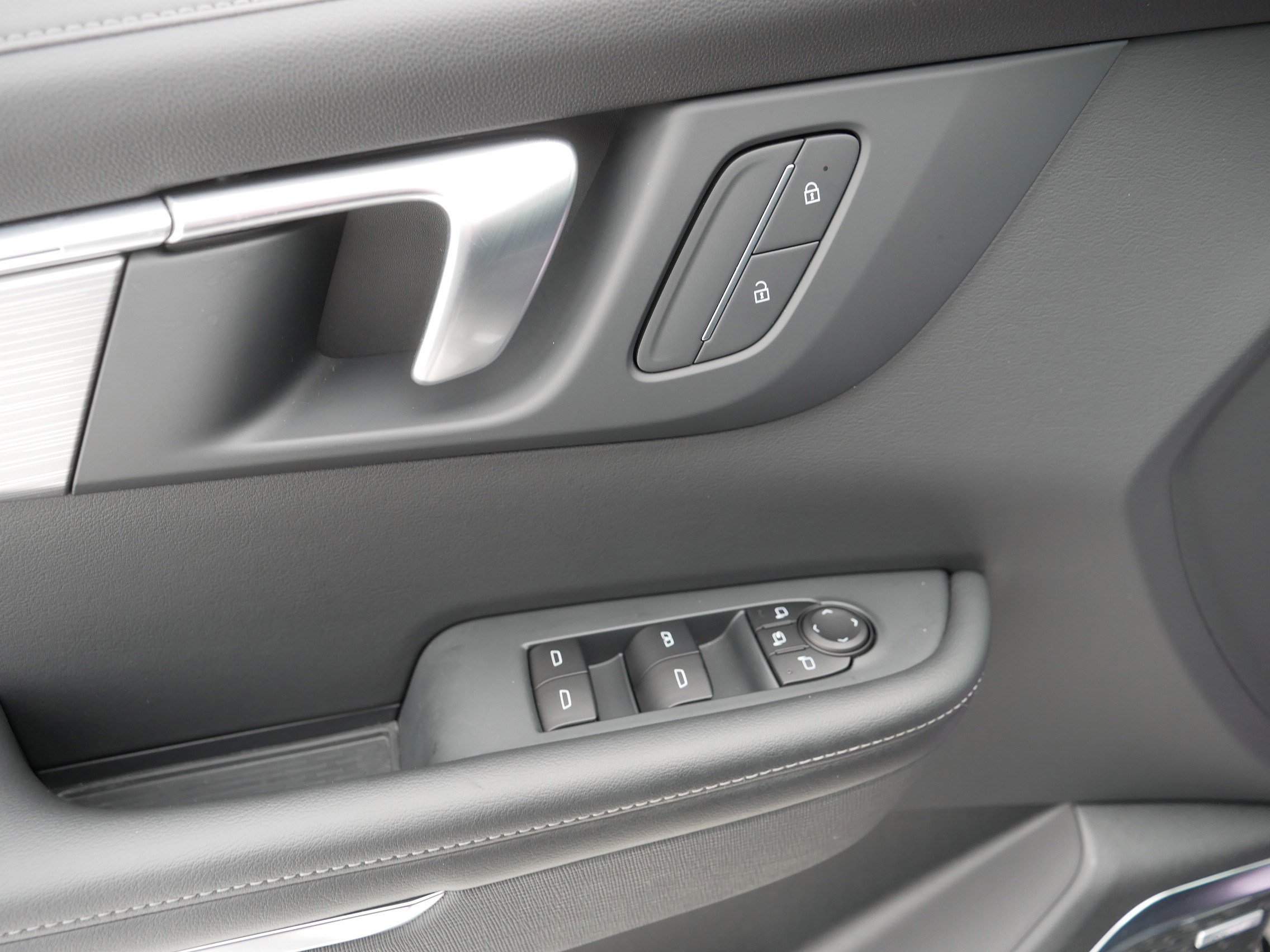 Used 2025 Buick Enclave Preferred image 19