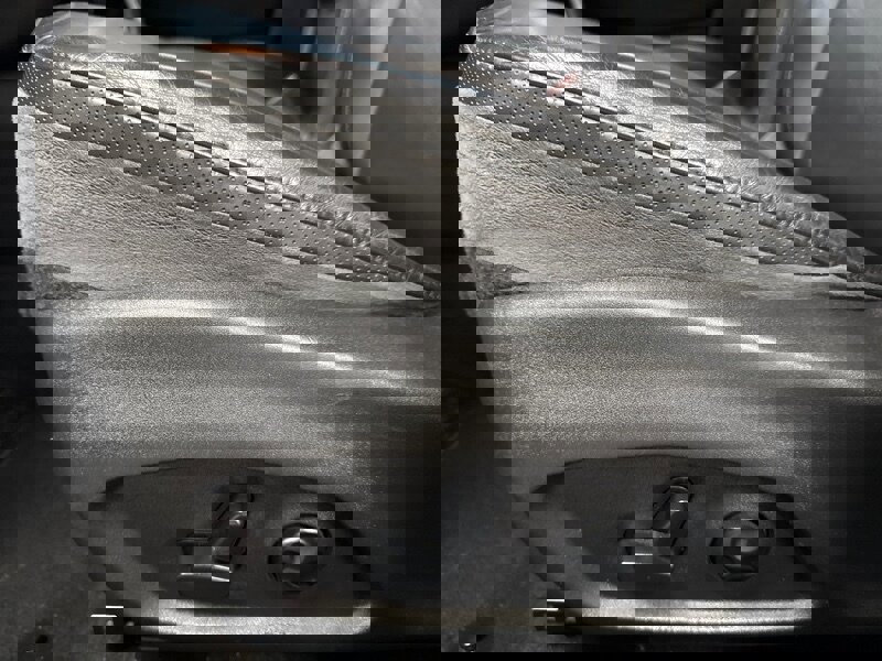 Used 2016 Jeep Renegade Limited image 13