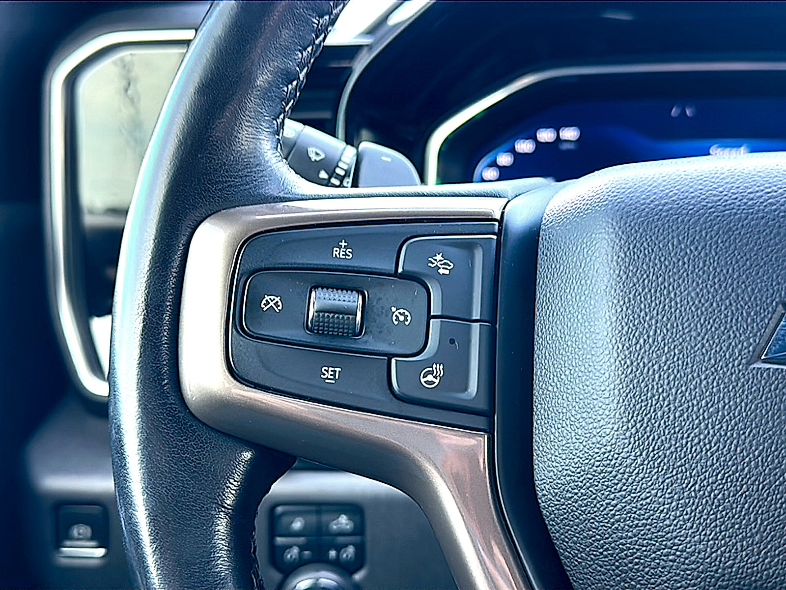 Used 2023 Chevrolet Silverado 1500 High Country w/ Technology Package image 28