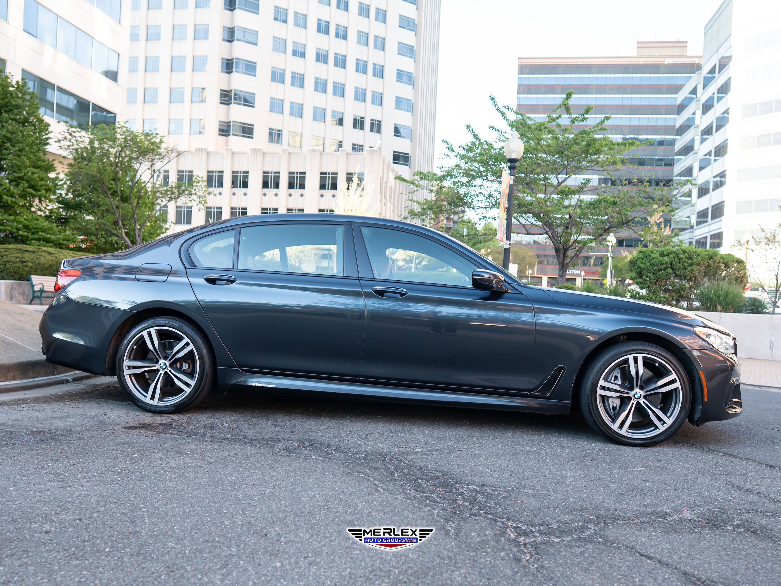 Used 2018 BMW 750i RWD image 8