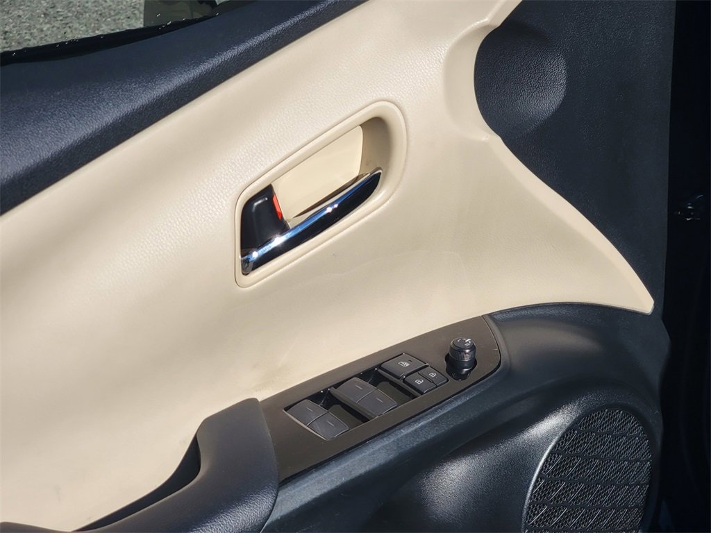 Used 2020 Toyota Prius LE image 14