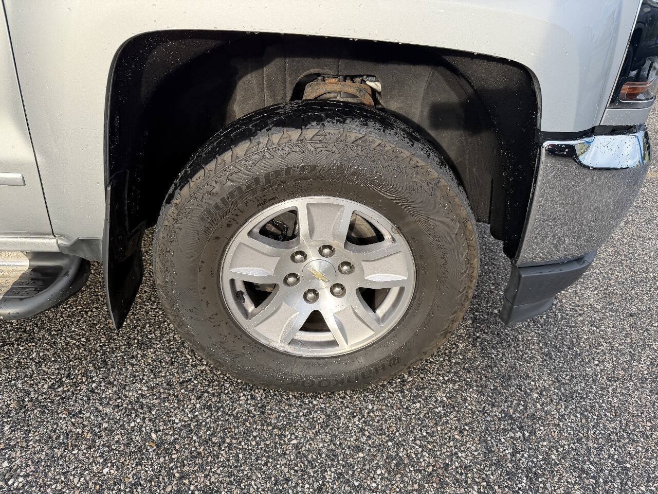 Used 2017 Chevrolet Silverado 1500 LT w/ All Star Edition AWD/4WD image 25