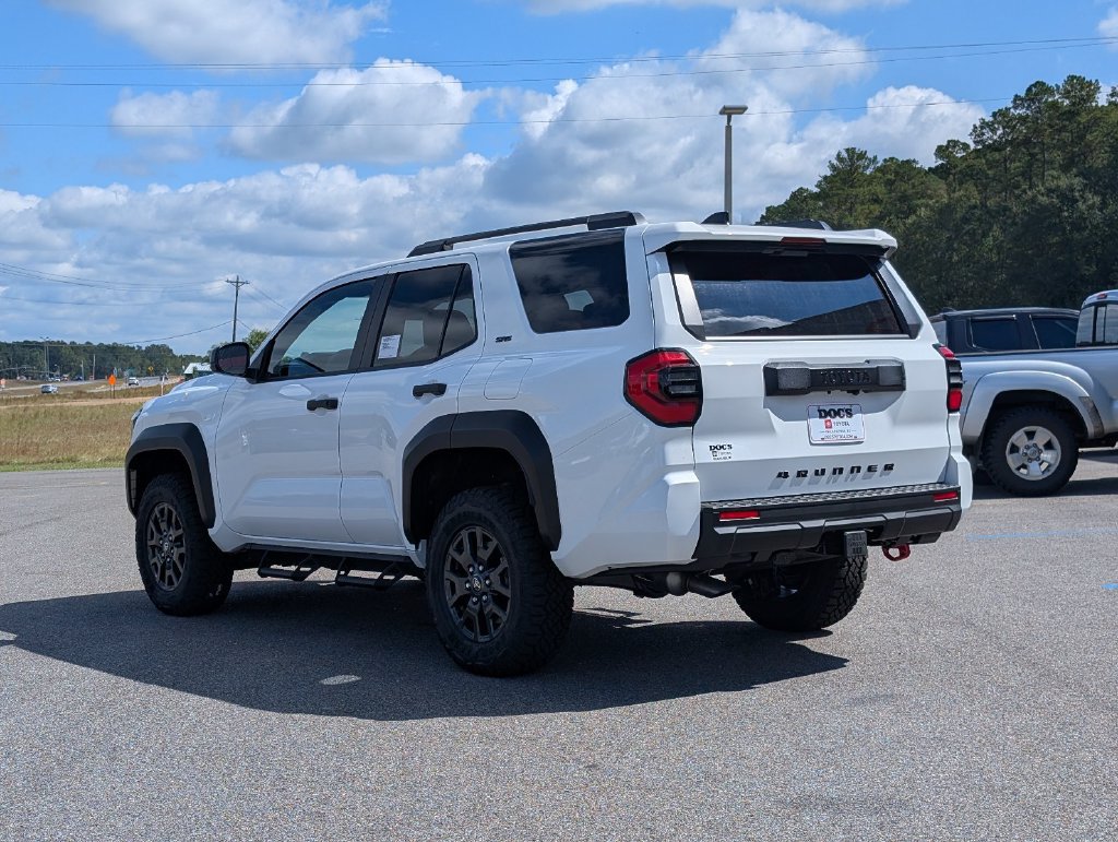 New 2026 Toyota 4Runner SR5 AWD/4WD image 3