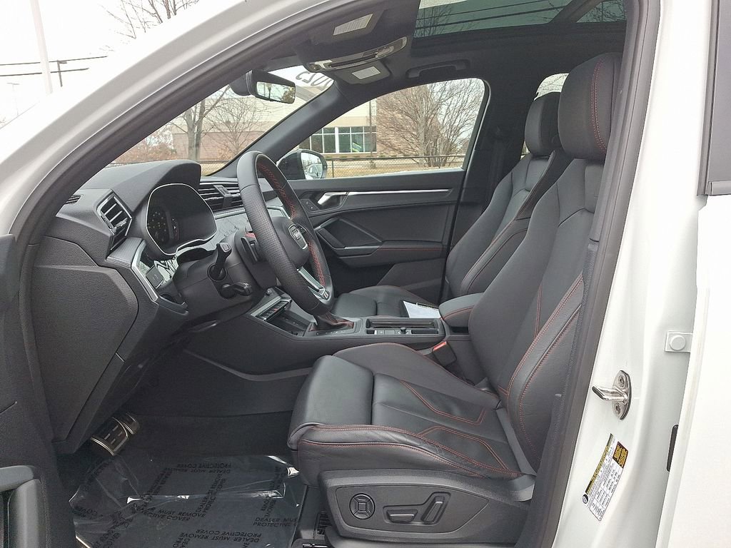 Certified 2025 Audi Q3 2.0T Premium Plus w/ Premium Plus Package image 14