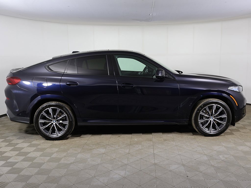Used 2025 BMW X6 xDrive40i w/ Climate Comfort Package image 18
