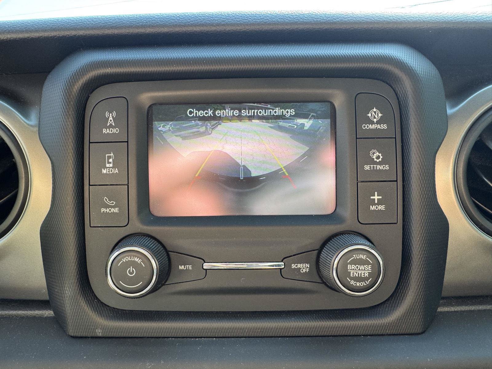 Used 2018 Jeep Wrangler Unlimited Sport AWD/4WD image 18