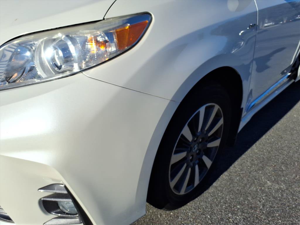 Used 2018 Toyota Sienna XLE AWD/4WD image 8