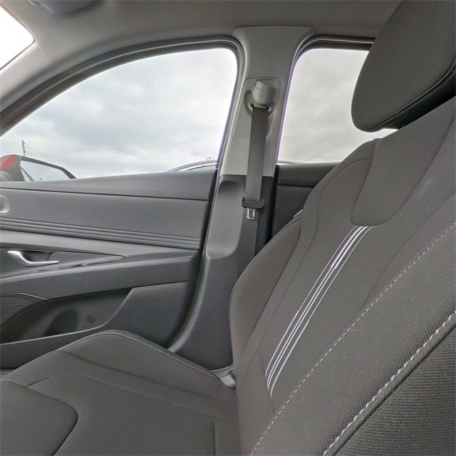 Used 2023 Hyundai Elantra SEL w/ Convenience Package image 26