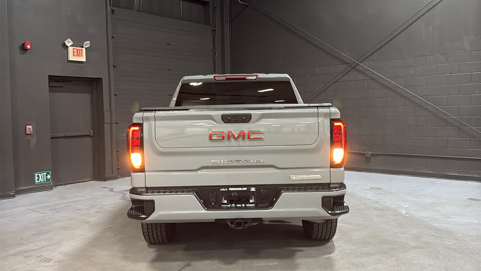 Used 2024 GMC Sierra 1500 Elevation AWD/4WD image 5