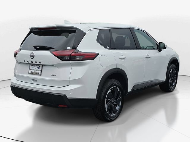 Used 2025 Nissan Rogue SV image 3