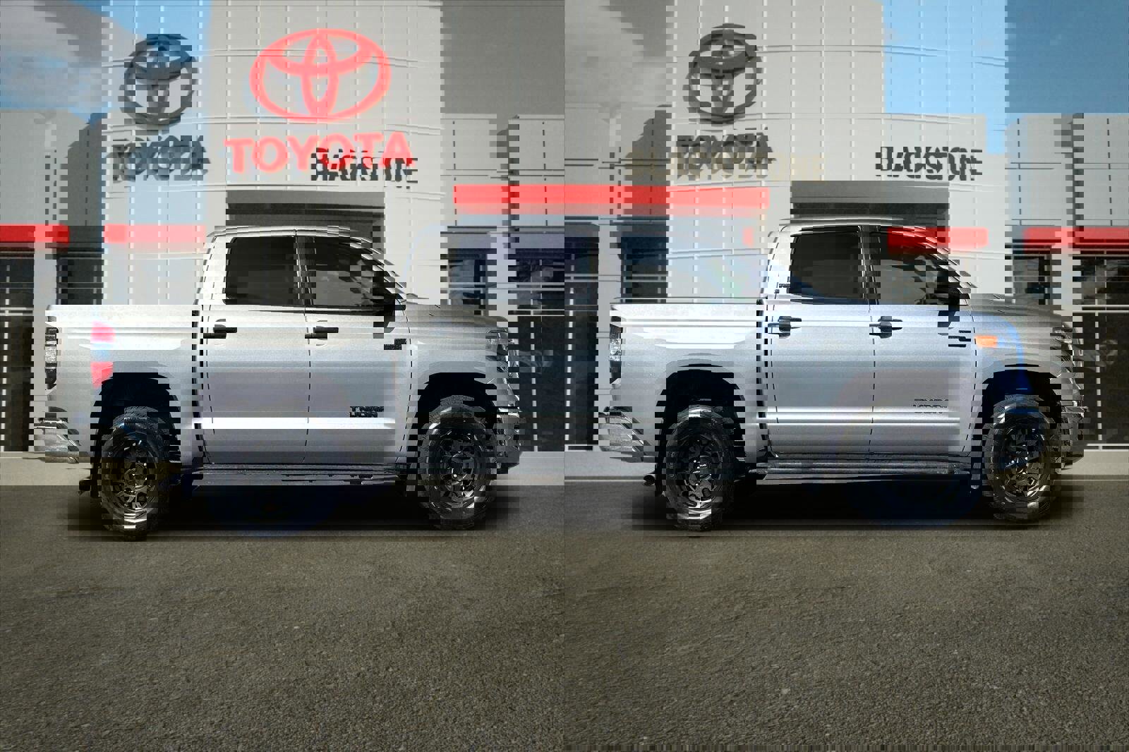 Used 2021 Toyota Tundra SR5 image 2