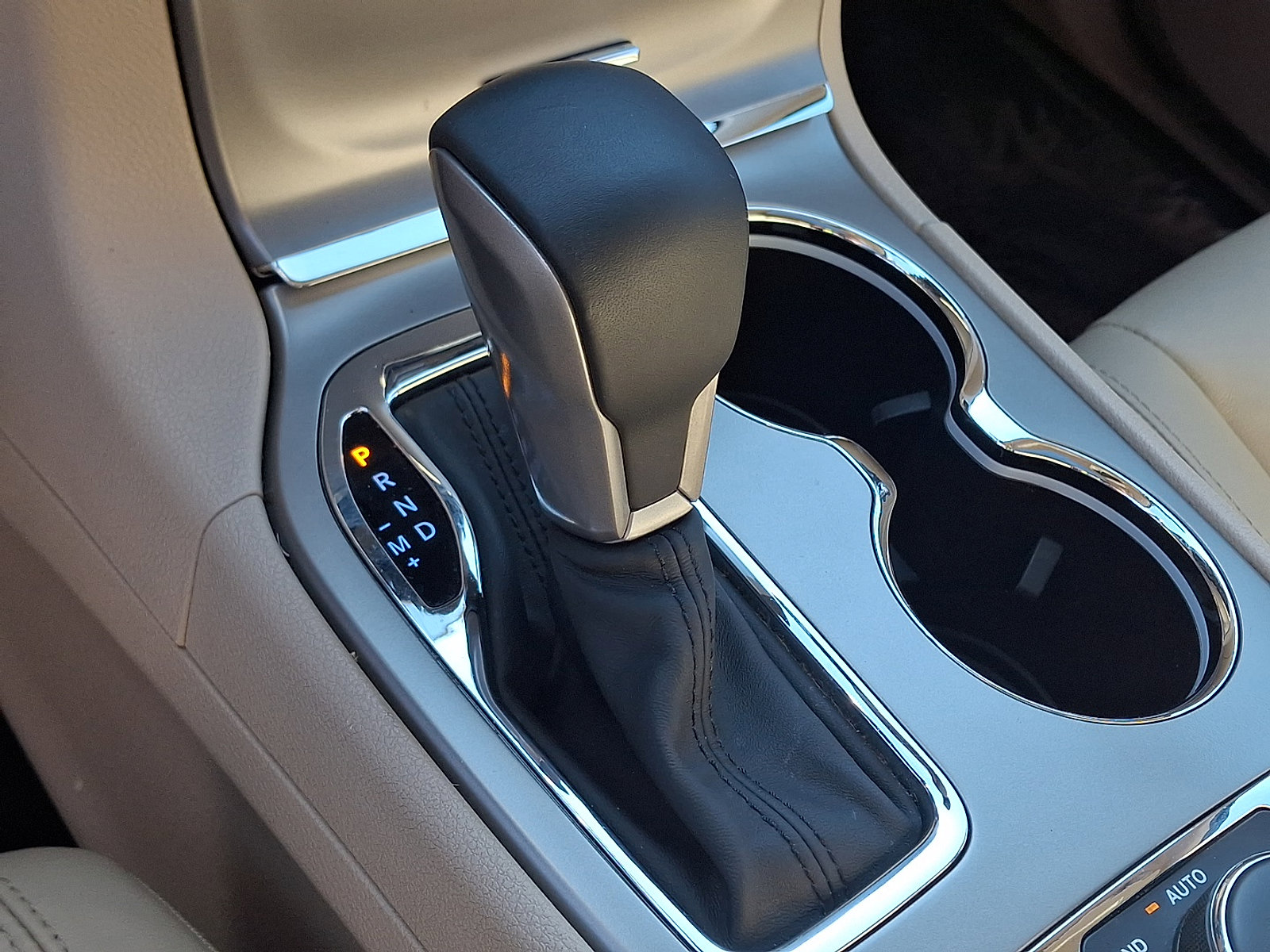 Used 2019 Jeep Grand Cherokee Limited w/ Trailer Tow Group IV image 15