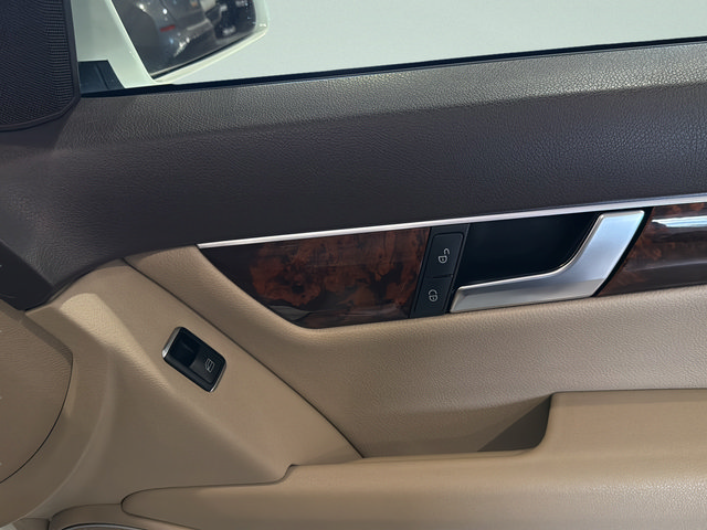 Used 2012 Mercedes-Benz C 250 Sedan image 19