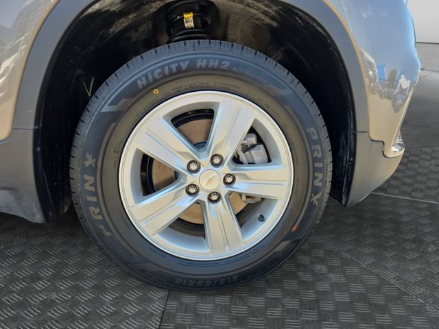 Used 2022 Chevrolet Trax LT w/ Driver Confidence Package AWD/4WD image 36