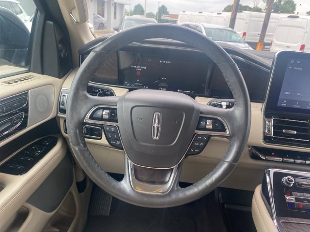 Used 2020 Lincoln Navigator Reserve w/ Luxury Package image 15