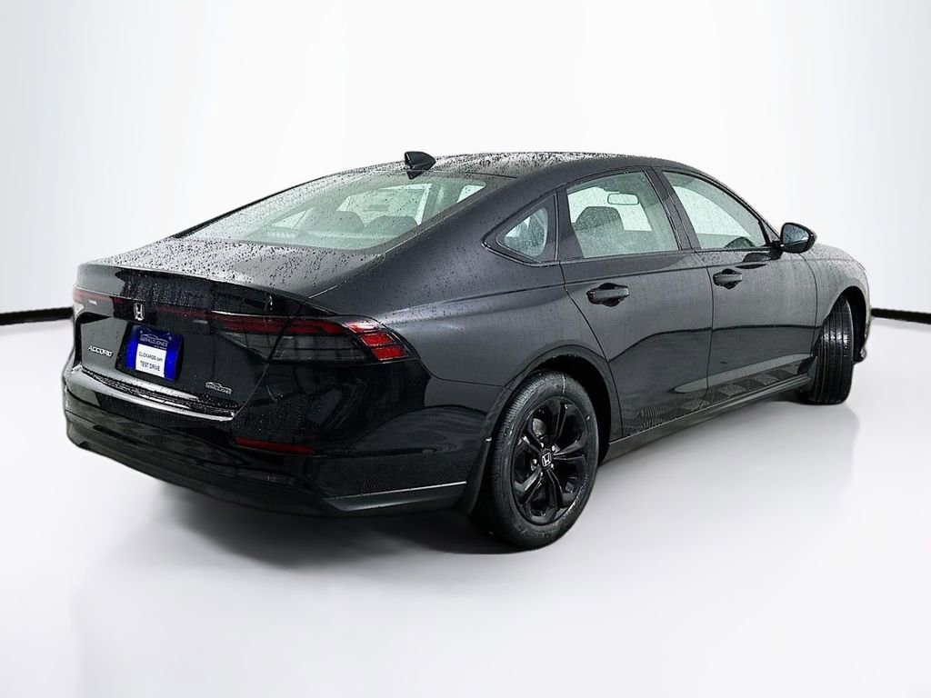 Certified 2025 Honda Accord SE image 7