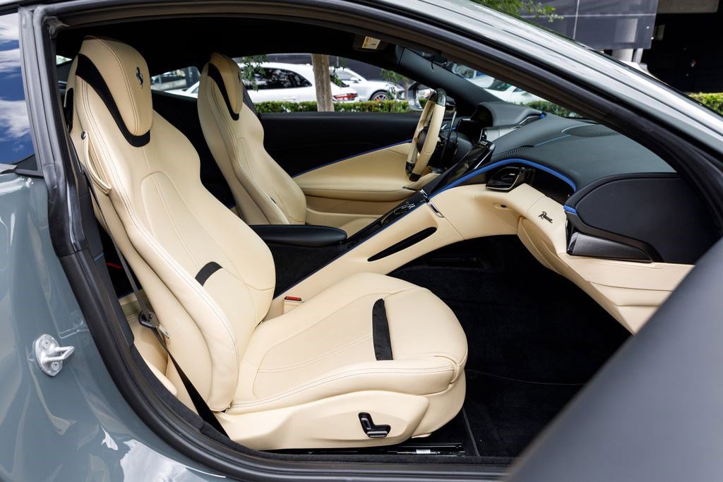 Used 2023 Ferrari Roma RWD image 13