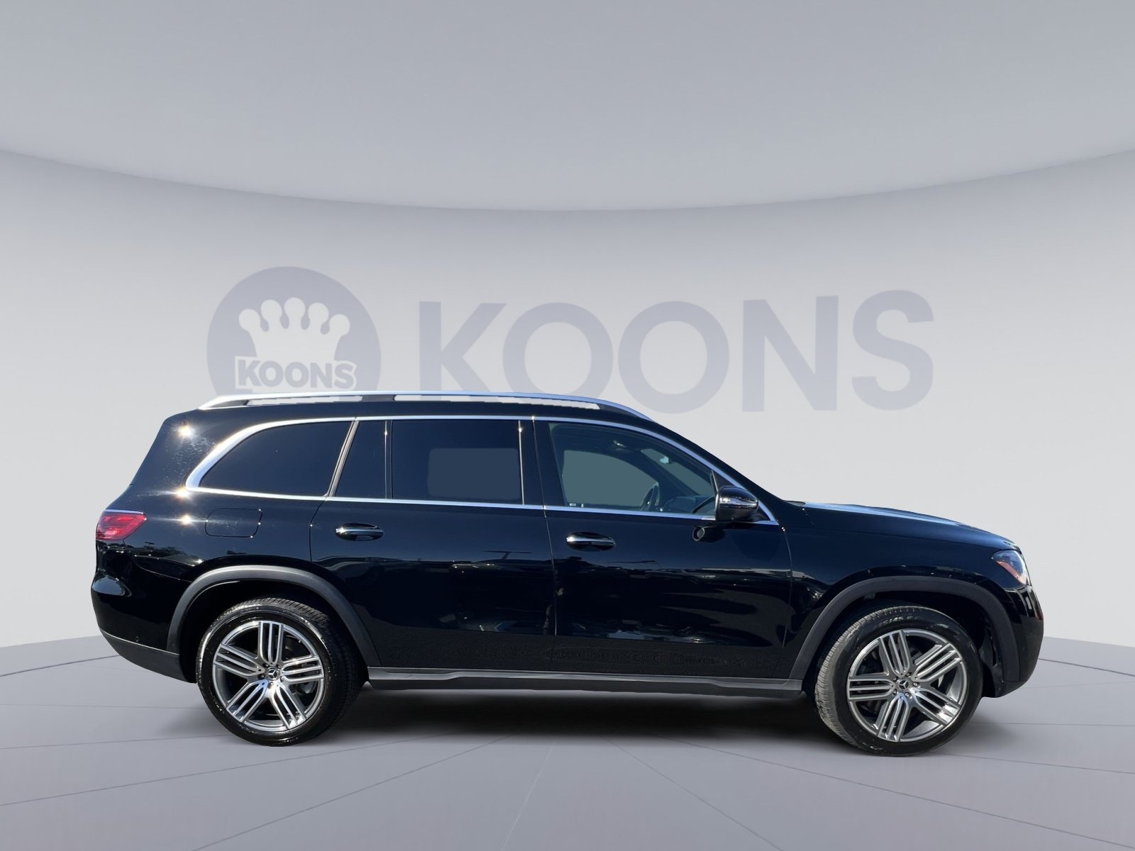 Used 2025 Mercedes-Benz GLS 450 4MATIC image 17