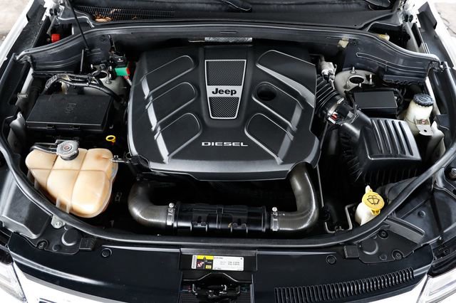 Used 2014 Jeep Grand Cherokee Overland w/ Advanced Technology Group image 23