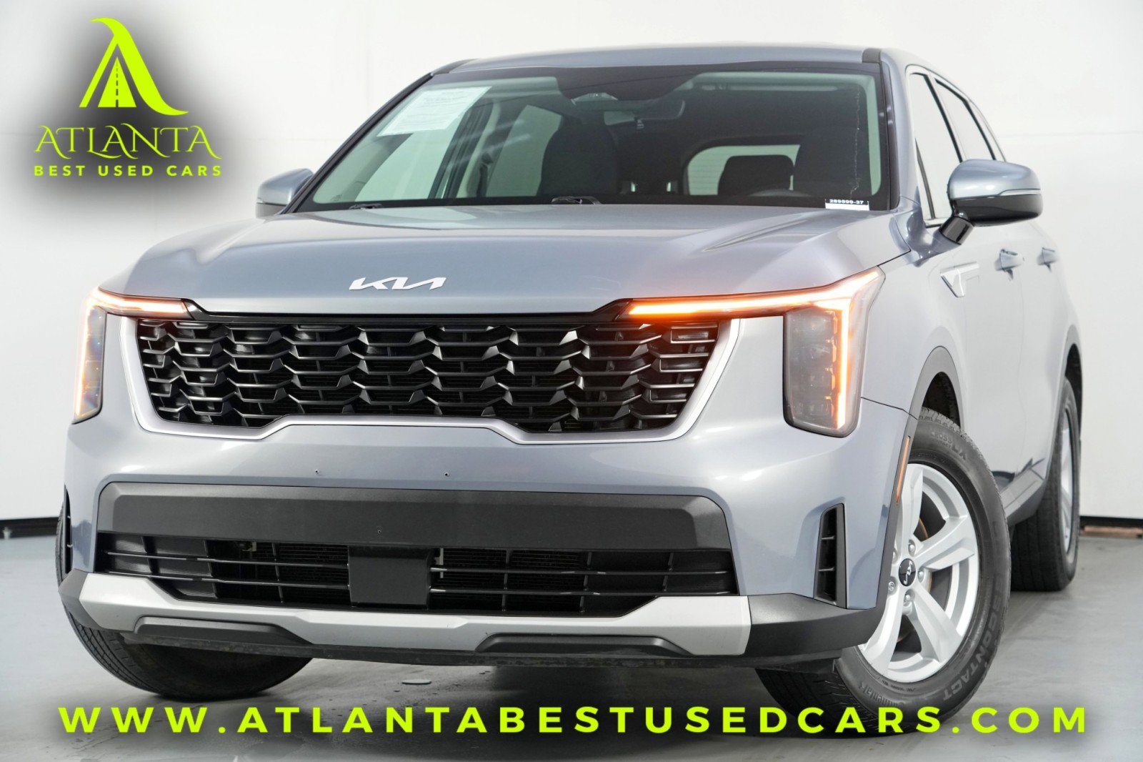 Used 2024 Kia Sorento LX image 1