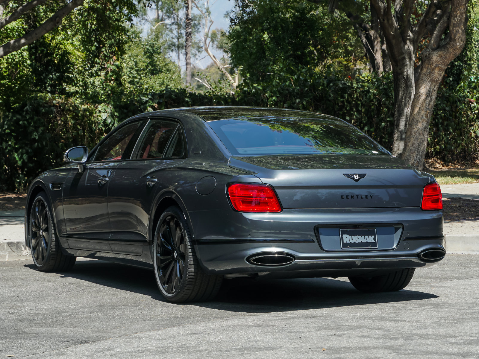 New 2025 Bentley Flying Spur Plug-In Hybrid AWD/4WD image 5