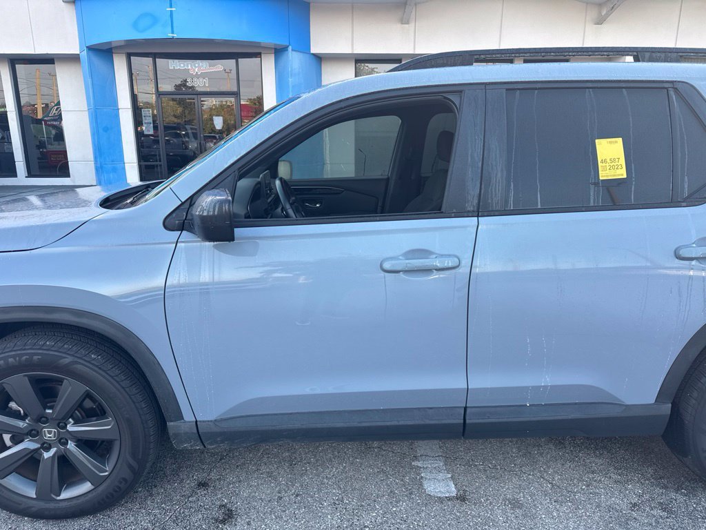 Used 2023 Honda Pilot Sport image 9