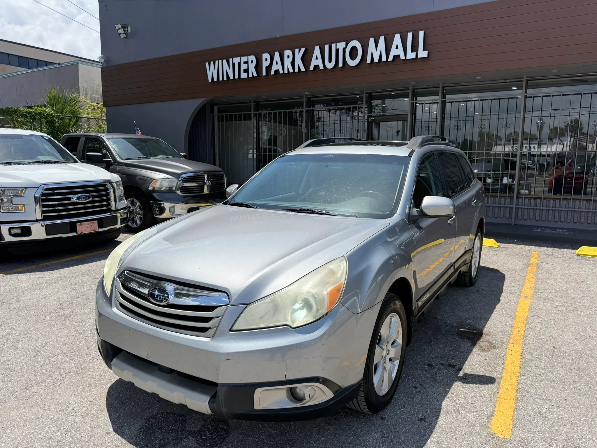 Used 2011 Subaru Outback 2.5i Limited AWD/4WD image 1
