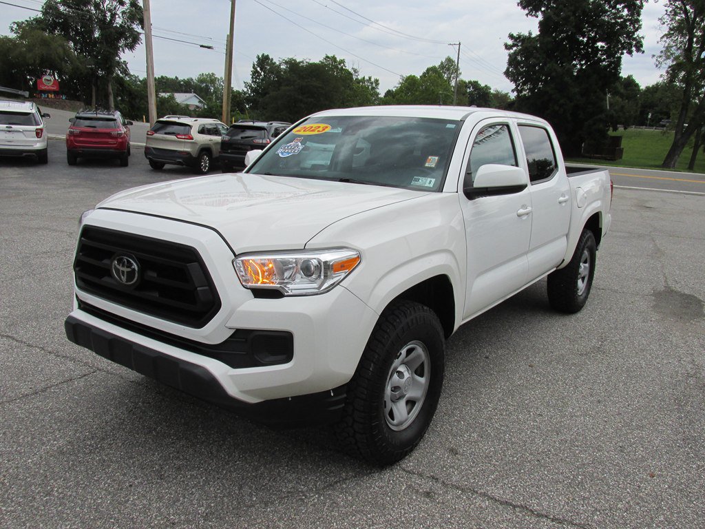 Used 2023 Toyota Tacoma SR AWD/4WD image 1