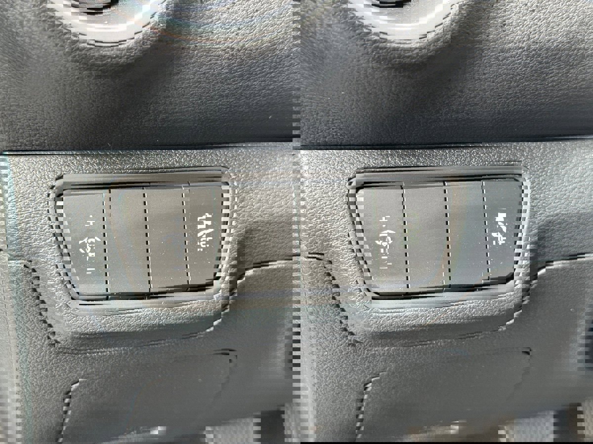 Used 2024 Kia Forte LXS image 27