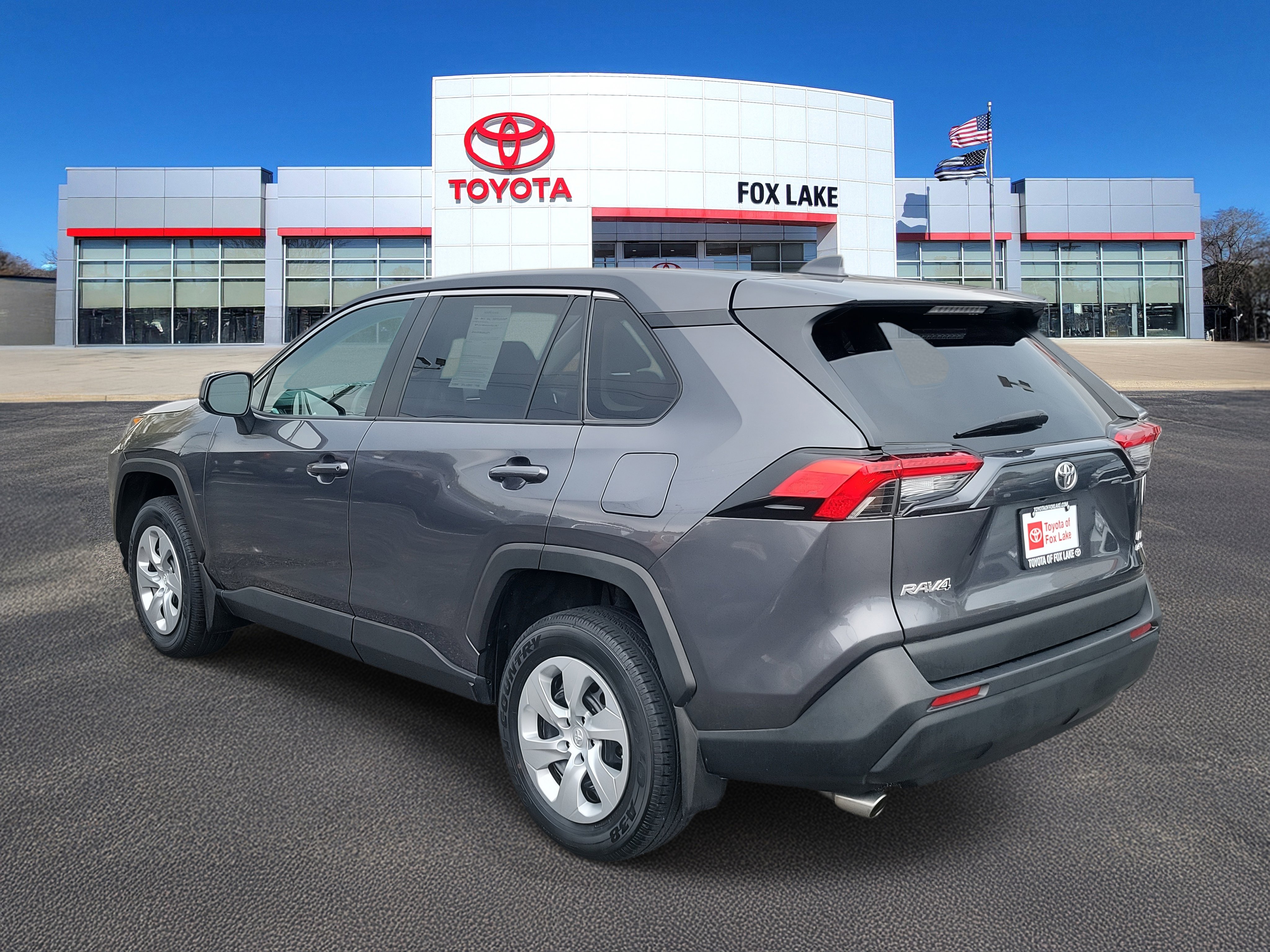 Used 2022 Toyota RAV4 LE image 3
