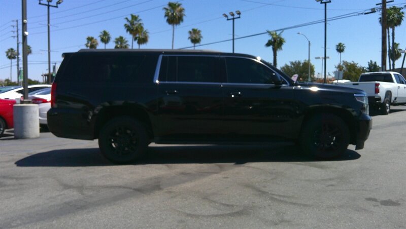 Used 2019 Chevrolet Suburban LT w/ Luxury Package image 6